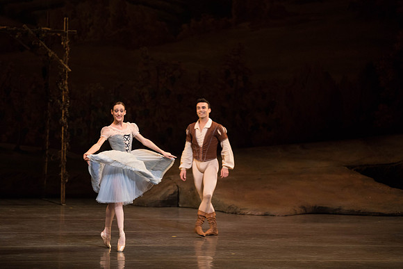 20161022_MCB_Giselle_Act1_2Cast_Tricia_Arsht_Arsht_73A5788