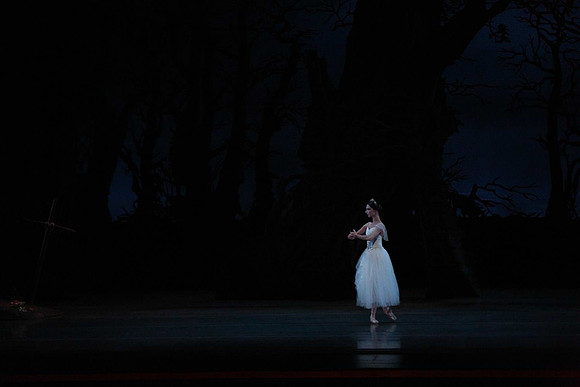 20161020_MCB_Giselle_Act2_DRNN_Arsht_9C7C0096