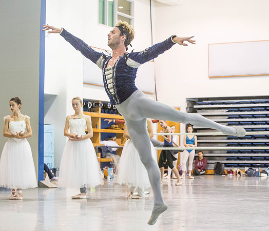 20161013_MCB_Giselle_Act1_Rehersal_Studio9C7C0061
