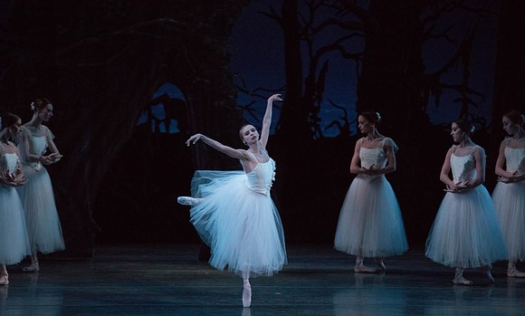 20161022_MCB_Giselle_Act2_2Cast_Tricia_Arsht_73A0243