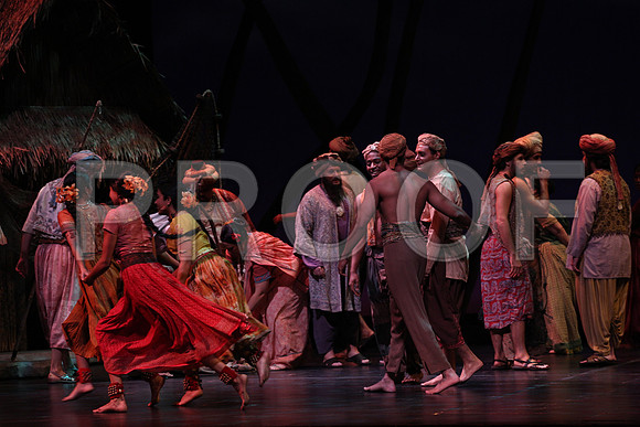 20150226_The_Pearl_Fisher_Act_29C7C0767