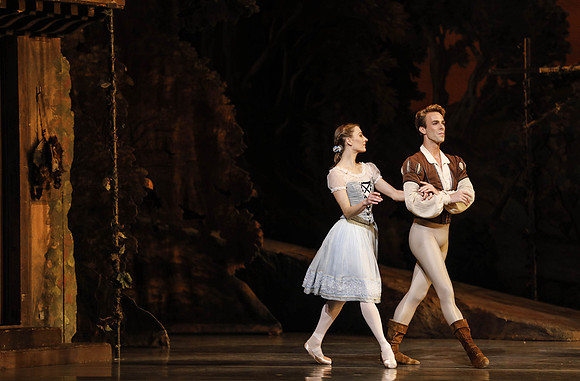 20161020_MCB_Giselle_Act1_DRDA_Arsht_73A3520
