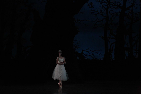 20161020_MCB_Giselle_Act2_DRNN_Arsht_9C7C0091