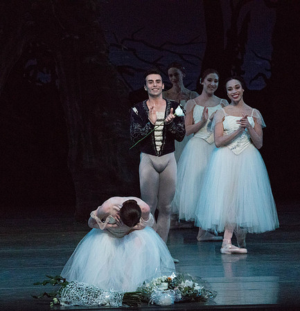 20161022_MCB_Giselle_Act2_2Cast_Tricia_Arsht_73A1165