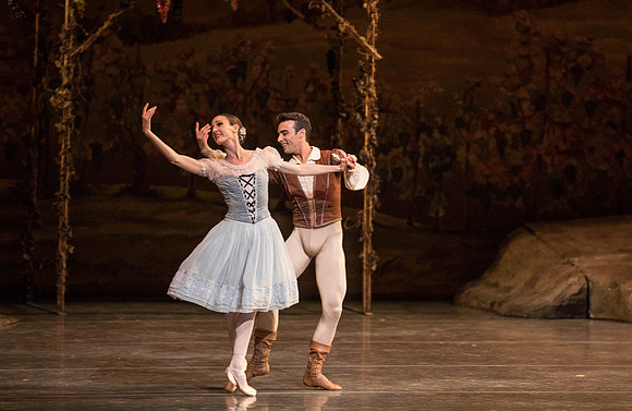20161022_MCB_Giselle_Act1_2Cast_Tricia_Arsht_Arsht_73A5812