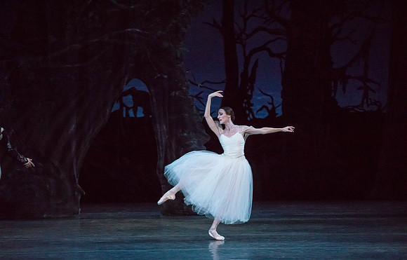 20161022_MCB_Giselle_Act2_2Cast_Tricia_Arsht_73A0062