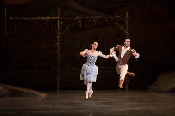 20161022_MCB_Giselle_Act1_2Cast_Tricia_Arsht_Arsht_73A5912