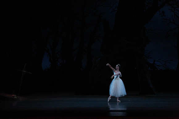 20161020_MCB_Giselle_Act2_DRNN_Arsht_9C7C0103