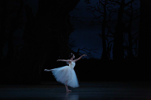 20161020_MCB_Giselle_Act2_DRNN_Arsht_9C7C0107