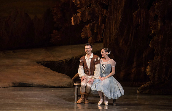 20161022_MCB_Giselle_Act1_2Cast_Tricia_Arsht_Arsht_73A5828
