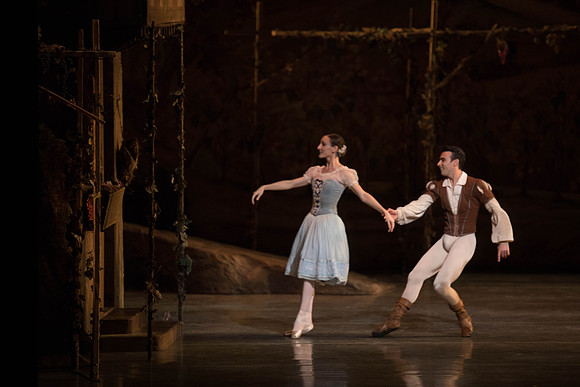 20161022_MCB_Giselle_Act1_2Cast_Tricia_Arsht_Arsht_73A5833
