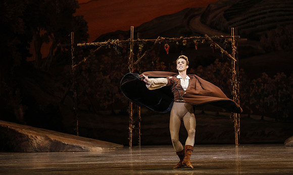 20161020_MCB_Giselle_Act1_DRDA_Arsht_73A3393
