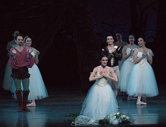 20161022_MCB_Giselle_Act2_2Cast_Tricia_Arsht_73A1168