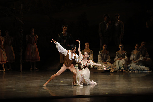 20161023_MCB_Giselle_Act1_3Cast_Jennifer_Laurent_Arsht__73A3076