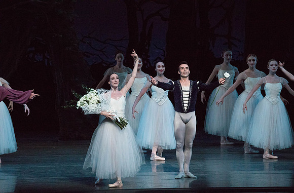 20161022_MCB_Giselle_Act2_2Cast_Tricia_Arsht_73A1045