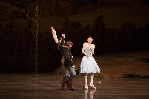 20161022_MCB_Giselle_Act1_2Cast_Tricia_Arsht_Arsht_73A6027