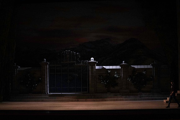 20240418_Swan_Lake_Back Stage_DSC2520.ARW