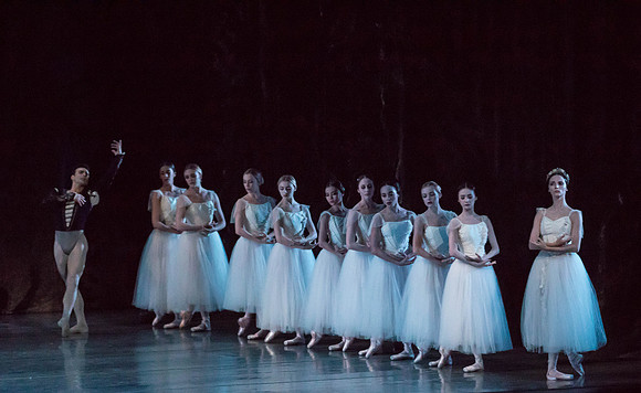20161022_MCB_Giselle_Act2_2Cast_Tricia_Arsht_73A0228