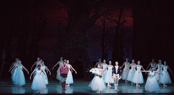 20161022_MCB_Giselle_Act2_2Cast_Tricia_Arsht_73A1053