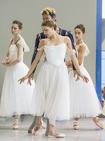 20161013_MCB_Giselle_Act1_Rehersal_Studio9C7C0048
