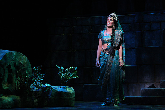 20150226_The_Pearl_Fisher_Act_39C7C1779