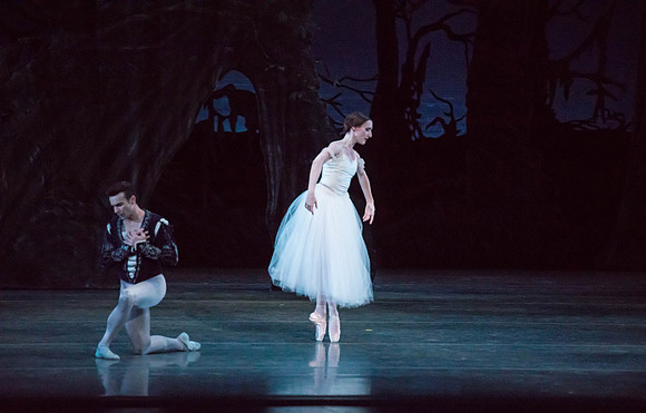 20161022_MCB_Giselle_Act2_2Cast_Tricia_Arsht_73A0019