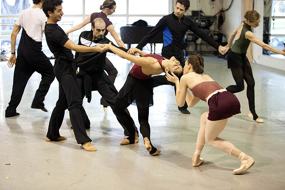 7065B_DG_Studio_Rehersal_Synphonic_Dance_Alexie_Ratmansky_MCB_FL_IMG_1118