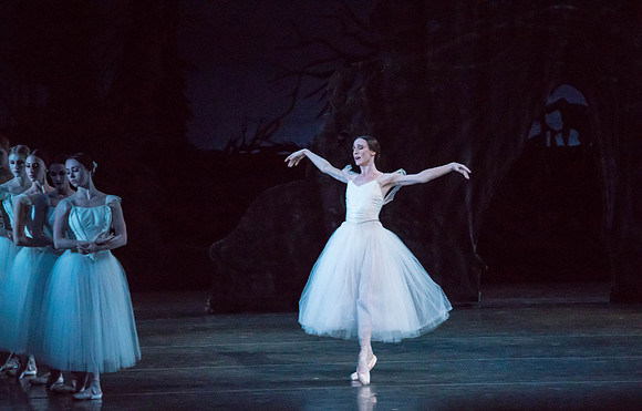 20161022_MCB_Giselle_Act2_2Cast_Tricia_Arsht_73A0074
