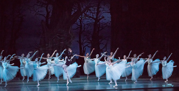 20161022_MCB_Giselle_Act2_2Cast_Tricia_Arsht_73A0645