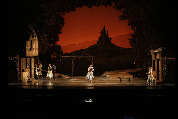 20161020_MCB_Giselle_Act1_2Cast_DR_No Makeup_Arsht_75A0014