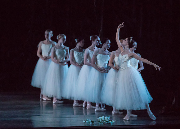 20161022_MCB_Giselle_Act2_2Cast_Tricia_Arsht_73A0460