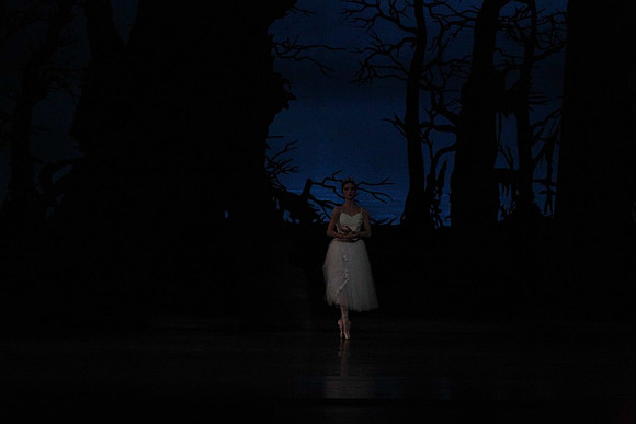 20161020_MCB_Giselle_Act2_DRNN_Arsht_9C7C0087