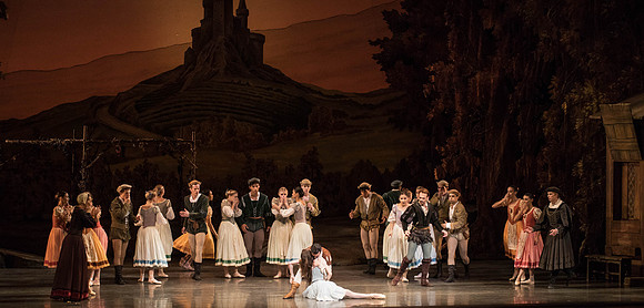 20161022_MCB_Giselle_Act1_2Cast_Tricia_Arsht_73A9332
