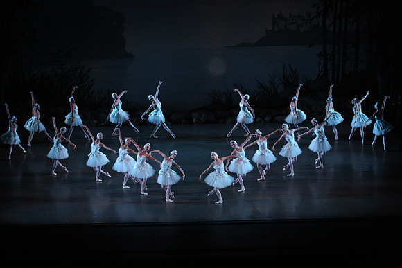 20151114_Swan_Lake_George_Balanchine_Kravis_IMG_6584