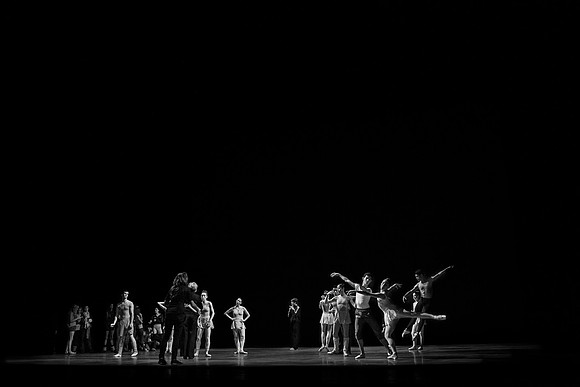 8000_DG_MCB_ZIff_Theatre_The_Square_Dance_10202011_VA0M0114 copy