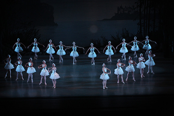 20151114_Swan_Lake_George_Balanchine_Kravis_IMG_6592