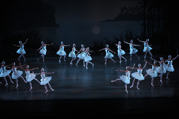 20151114_Swan_Lake_George_Balanchine_Kravis_IMG_6594