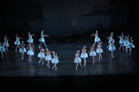 20151114_Swan_Lake_George_Balanchine_Kravis_IMG_6583