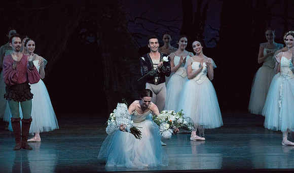 20161022_MCB_Giselle_Act2_2Cast_Tricia_Arsht_73A1154
