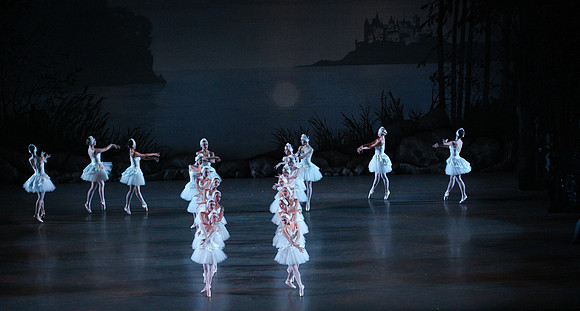 20151114_Swan_Lake_George_Balanchine_Kravis_IMG_6561