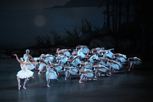 20151114_Swan_Lake_George_Balanchine_Kravis_IMG_6546