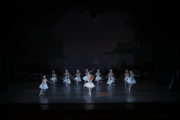 20151022_MCB_Swan_Lake_DR_Arsht__75A8210