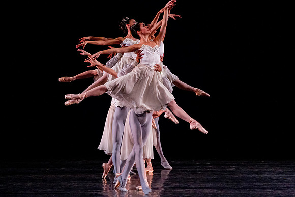 7025_DG_BALLET_IMPERIAL_Balanchine_Tchaikovsky_Miami_City_Ballet_FL_AL1B9556b