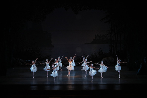 20151022_MCB_Swan_Lake_DR_Arsht__75A8132