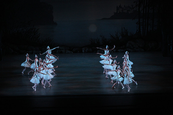 20151114_Swan_Lake_George_Balanchine_Kravis_IMG_6572