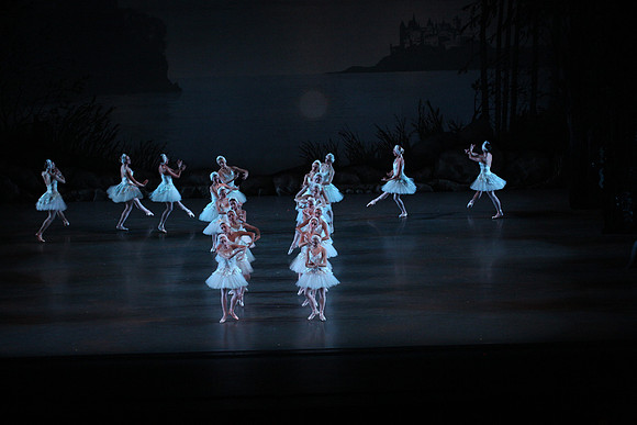 20151114_Swan_Lake_George_Balanchine_Kravis_IMG_6562