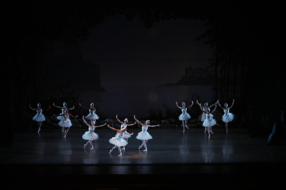 20151022_MCB_Swan_Lake_DR_Arsht__75A8165