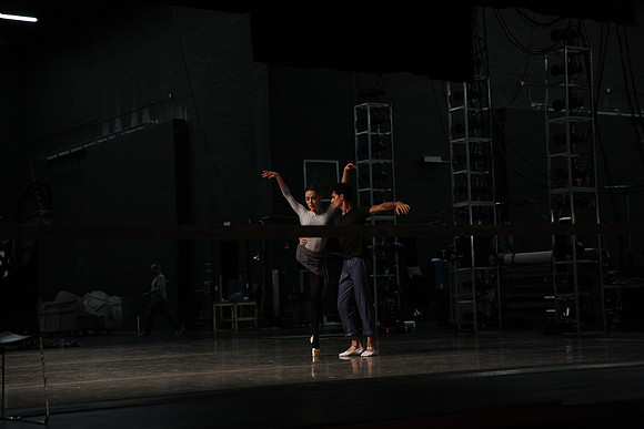 20151025_MCB_Back_Stage_2Cast_Arsht_IMG_7494
