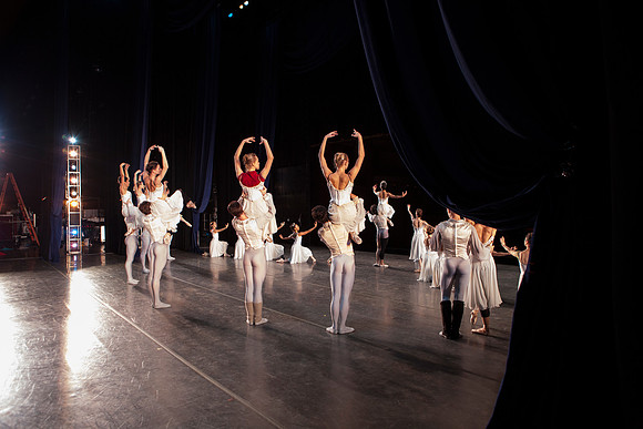7025_DG_VISCERA_Lian_Scarlett's_Rehersal_Miami_City_Ballet_FL_IMG_9308