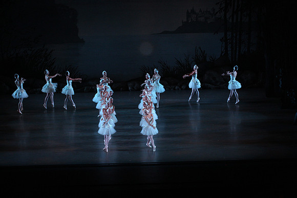 20151114_Swan_Lake_George_Balanchine_Kravis_IMG_6561